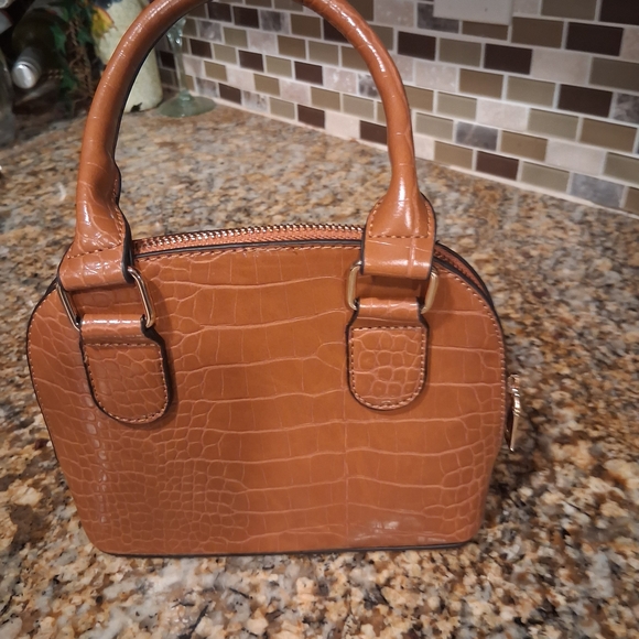 Elegant Brown Mini Crocodile-Embossed Handbag - Picture 2 of 4